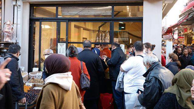 Sene başında 30 liraya satılan kahvenin kilosu şimdi 140 lira Sene başında 30 liraya satılan kahvenin kilosu şimdi 140 lira