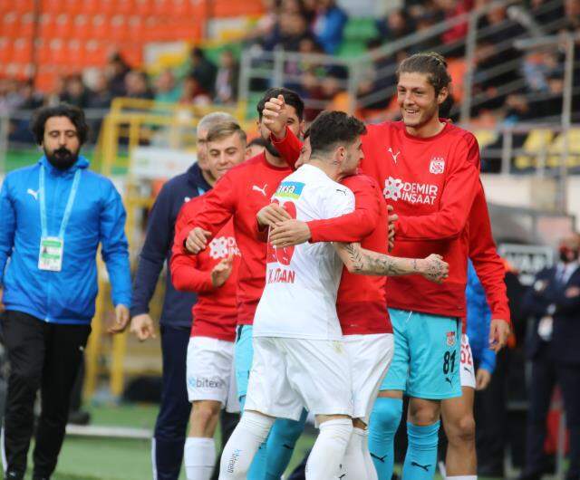 Devlerin belalısı olan Alanyaspor, sert düşüşe geçti! Mağlubiyet serisi başladı