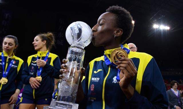 Fenerbahçe, voleybol tarihinin en pahalı transferini yapıyor! Dünyanın en iyisi Egonu'ya çılgın rakam Fenerbahçe, voleybol tarihinin en pahalı transferini yapıyor! Dünyanın en iyisi Egonu'ya çılgın rakam