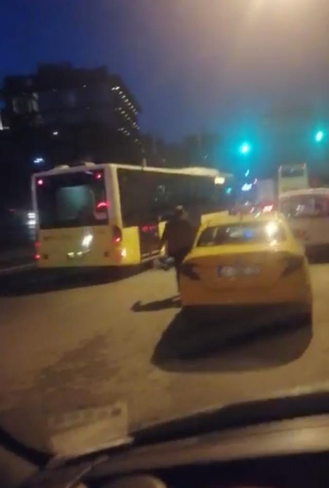 İstanbul'da taksici dehşeti! Kadın yolcuyu otobüsün altına itti