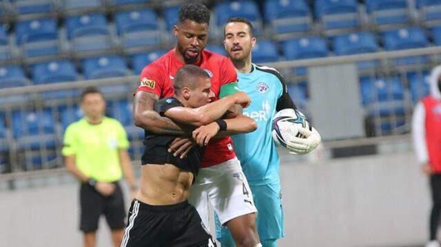 Ryan Donk'tan Beşiktaşlı genç futbolcuya olay hareket