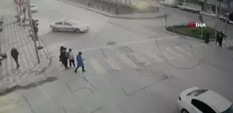 Tokat'ta trafik polisi aracı dereye uçtu: 1yaralı