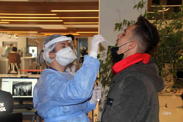 Hasret sona erdi: 25 yıllık aranın ardından Libya'dan gelen ilk yolcu gemisi İzmir'e ulaştı