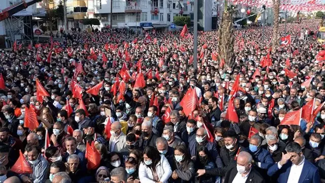 Valilik, Mersin'deki kalabalık için '21 bin 500 kişi' dedi, CHP'den yanıt gecikmedi: Gerçekleri küçültmeye kalkan, kendini küçültür