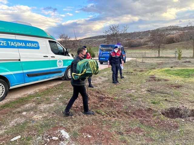 Acı gerçek otopsi raporuyla ortaya çıktı! Çöplükte cansız bedeni bulunan bebeği, kafasına sert cisimle vurarak öldürmüşler Acı gerçek otopsi raporuyla ortaya çıktı! Çöplükte cansız bedeni bulunan bebeği, kafasına sert cisimle vurarak öldürmüşler