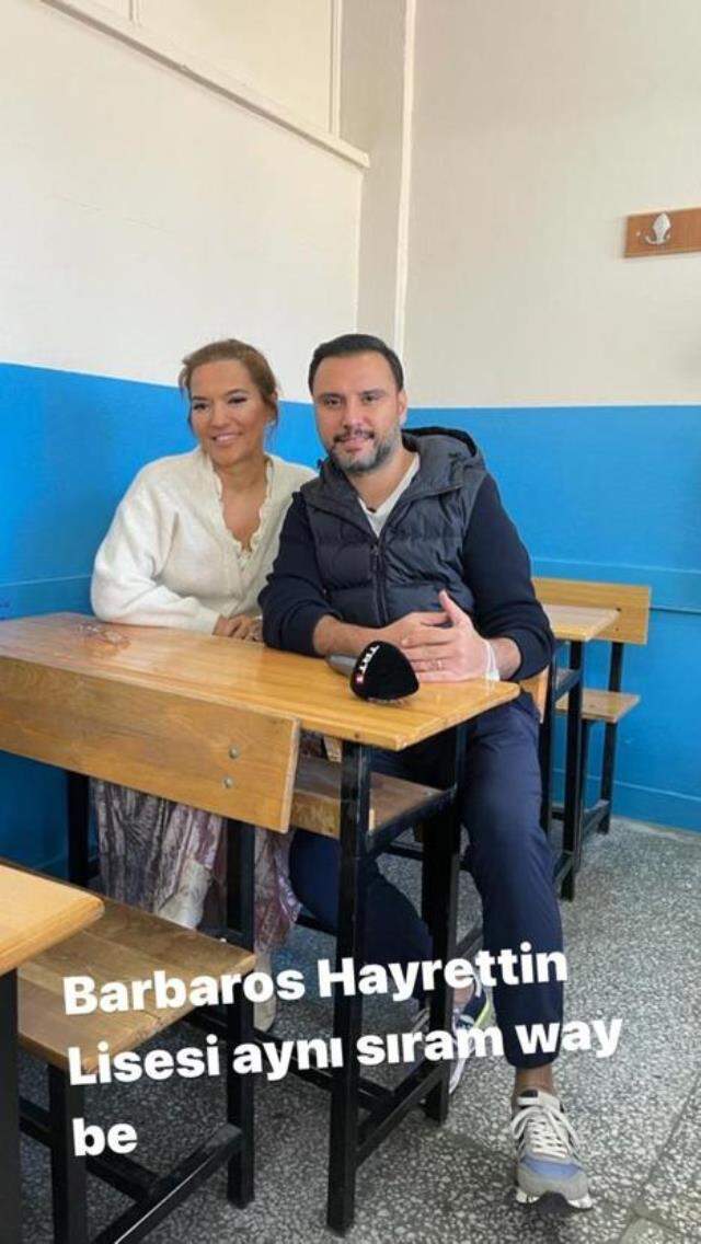 Demet Akalın'ın eski lisesine duygusal ziyaret! Sosyal medya kullanıcıları durumu fırsat bilip eğlendi