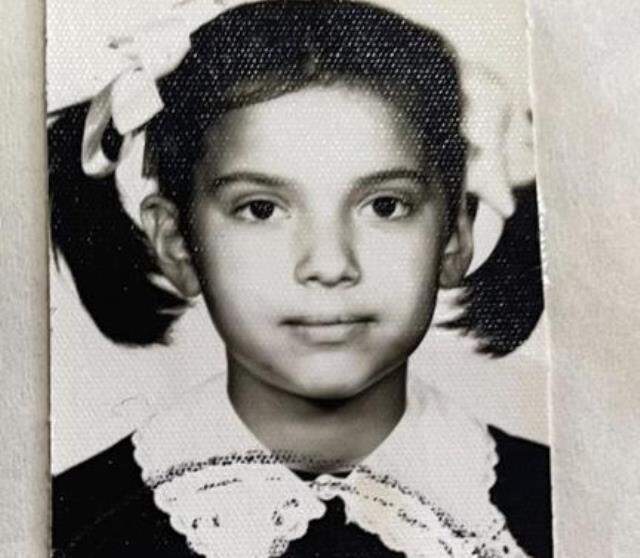 Demet Akalın'ın eski lisesine duygusal ziyaret! Sosyal medya kullanıcıları durumu fırsat bilip eğlendi