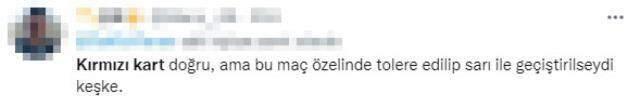 Kadın futbolundaki tarihi derbiye verdiği karar damga vurdu! Maçın hakemine tepki yağıyor Kadın futbolundaki tarihi derbiye verdiği karar damga vurdu! Maçın hakemine tepki yağıyor