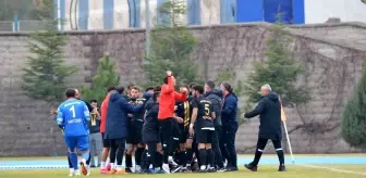 Talasgücü Belediyespor zirveyi parselledi