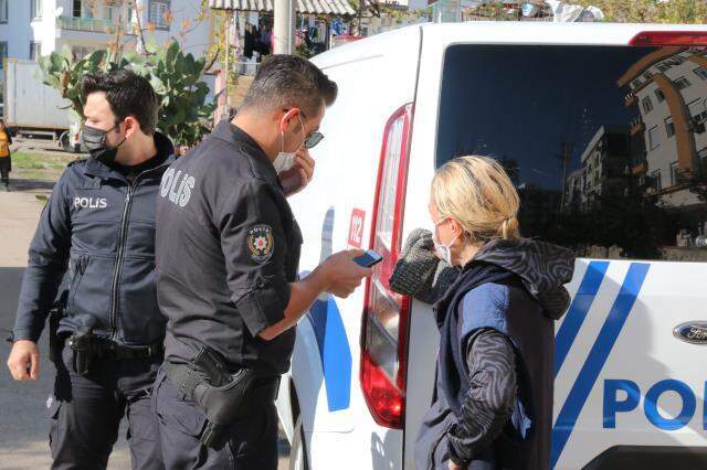 Camide bale yapan Rus kadın bu kez de bir eve izinsiz girdi Camide bale yapan Rus kadın bu kez de bir eve izinsiz girdi