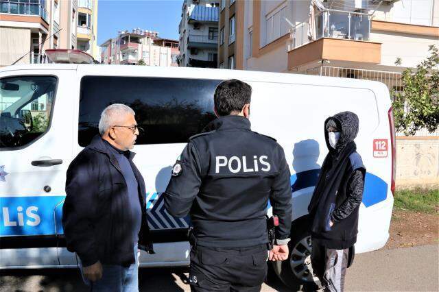 Camide bale yapan Rus kadın bu kez de bir eve izinsiz girdi Camide bale yapan Rus kadın bu kez de bir eve izinsiz girdi