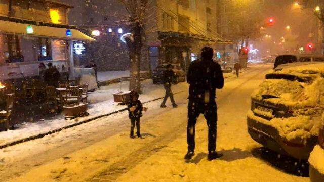 Meteoroloji 9 Aralık tarihli hava durumu raporunu paylaştı! 5 bölge için yoğun kar yağışı uyarısı yapıldı Meteoroloji 9 Aralık tarihli hava durumu raporunu paylaştı! 5 bölge için yoğun kar yağışı uyarısı yapıldı