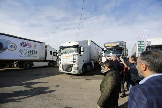 120 insani yardım TIR'ı Suriye'ye yola çıktı