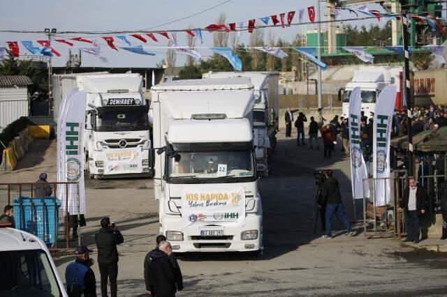 120 insani yardım TIR'ı Suriye'ye yola çıktı