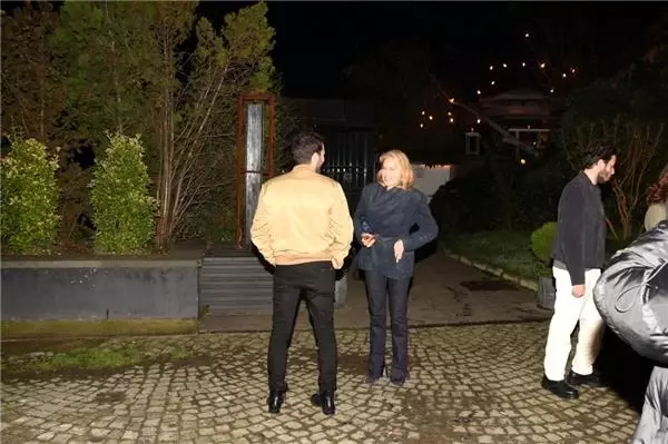 Aşk orucunu bozan Burcu Esmersoy, yeni sevgilisiyle ilk kez görüntülendi