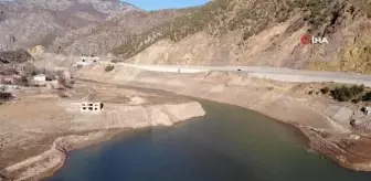 Son dakika gündem: Gümüşhane'nin Torul Baraj Gölü'nde su seviyesi 45 metre çekildi