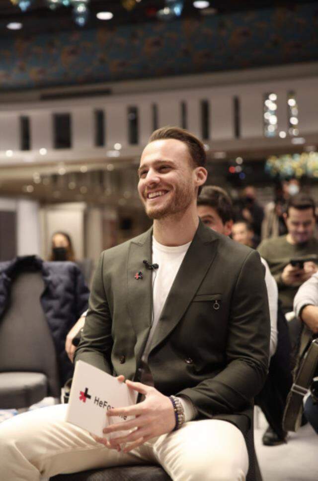 Kerem Bürsin HeForShe Hareketi'nin Türkiye sözcüsü oldu