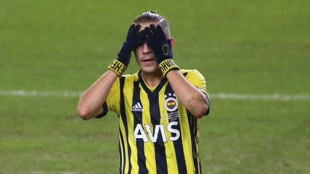 Fenerbahçe'de devre arasında 3 yabancı takımdan gönderiliyor