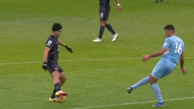 Ya acemilik ya art niyet! Manchester City maçındaki skandal futbol dünyasını salladı Ya acemilik ya art niyet! Manchester City maçındaki skandal futbol dünyasını salladı