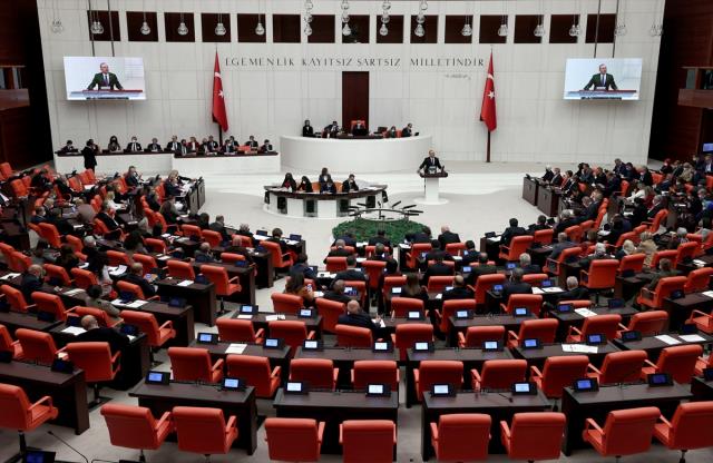 Bakan Çavuşoğlu'ndan muhalefete iktidar göndermesi! Golf eleştirilerine verdiği yanıt AK Partili vekilleri coşturdu