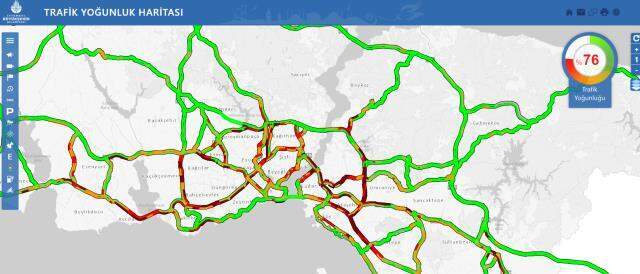 İstanbul'da trafik kilit! Yağmurun etkisiyle yoğunluk her geçen saniye artıyor İstanbul'da trafik kilit! Yağmurun etkisiyle yoğunluk her geçen saniye artıyor