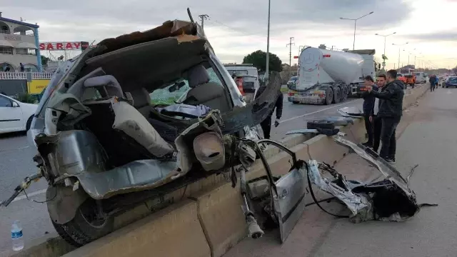 Kağıt gibi ezilen araçtan mucize kurtuluş! Herkes hayrete düştü