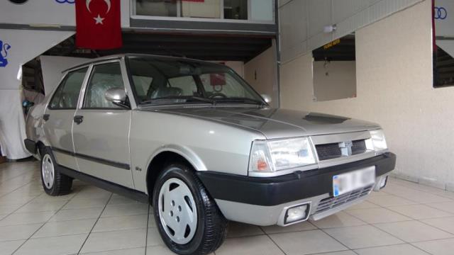 'Türkiye'de nadir araçlardan' dediği 2001 model Tofaş'ı 145 bin liradan satışa çıkardı