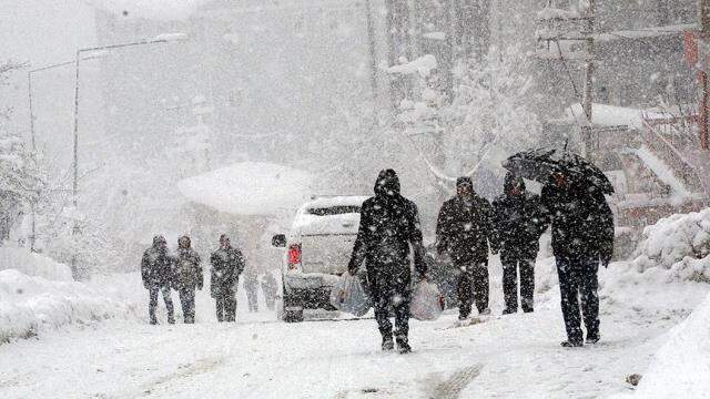 Yalnızca İstanbul ve Ankara değil! Meteoroloji cuma gününü işaret edip ülke geneli için yoğun kar yağışı uyarısında bulundu