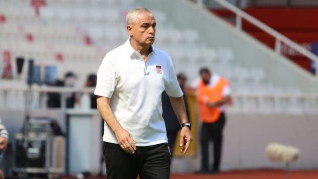Beşiktaş'taki 5 saatlik toplantıdan sürpriz sonuç! Hoca konusu netleşti Beşiktaş'taki 5 saatlik toplantıdan sürpriz sonuç! Hoca konusu netleşti