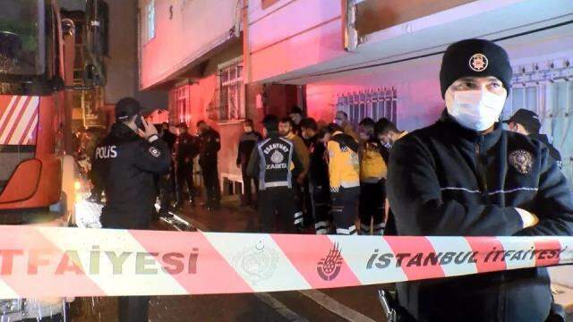 Esenyurt'ta 4 çocuğa mezar olan evde incelemeler sürüyor Esenyurt'ta 4 çocuğa mezar olan evde incelemeler sürüyor