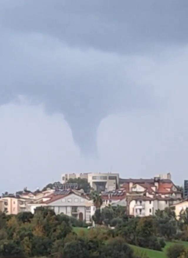 Antalya'da dev hortum korkuttu! Antalya'da dev hortum korkuttu!