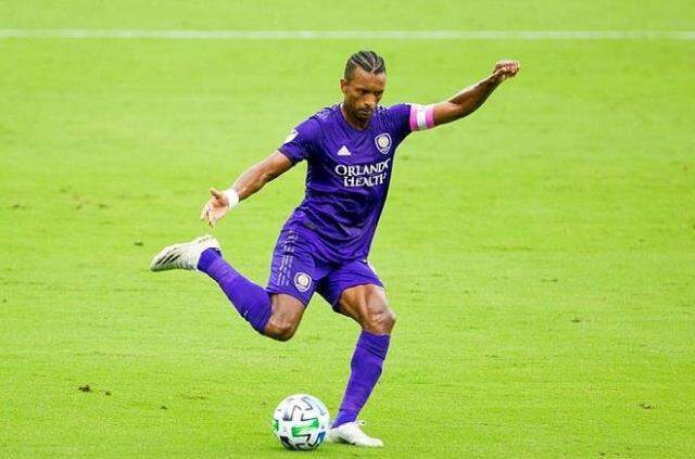 Fenerbahçe'nin eski yıldızı Luis Nani, Fluminense'ye imza atıyor Fenerbahçe'nin eski yıldızı Luis Nani, Fluminense'ye imza atıyor