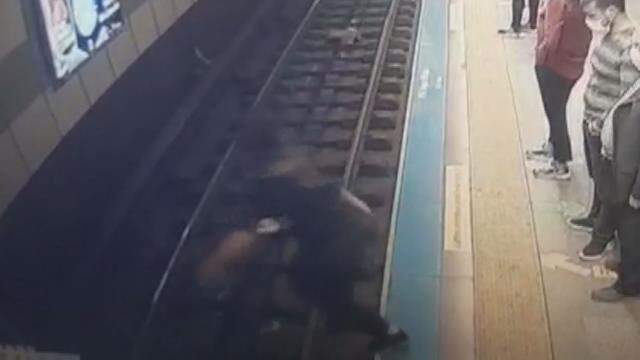 Şişli metrosunda mucize kurtuluş! Tonlarca ağırlıkta vagonların üzerinden geçtiği kadının burnu bile kanamadı