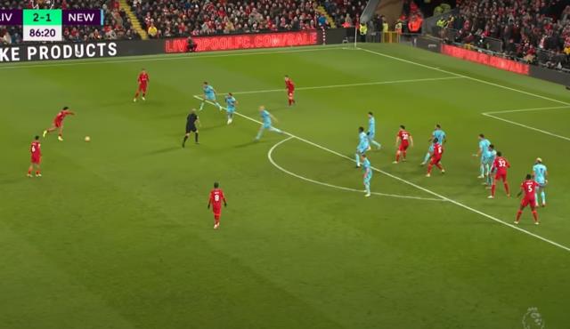 Liverpool maçında ağızlar açık kaldı! Shelvey'nin akılamaz golüne Trent'ten müthiş cevap