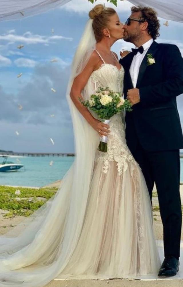 Ivana Sert, Sezer Dermenci ile Maldivler'de evlendi