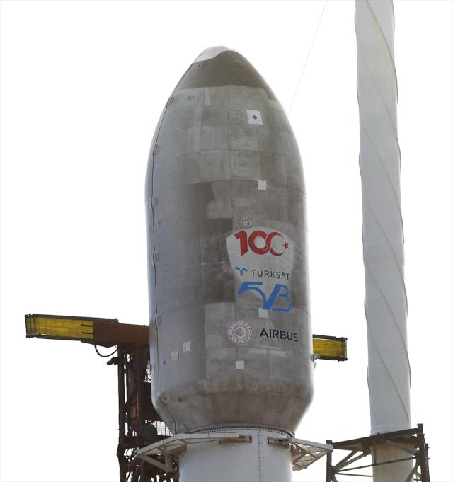 Türksat 5B uydusu fırlatma rampasında yerini aldı