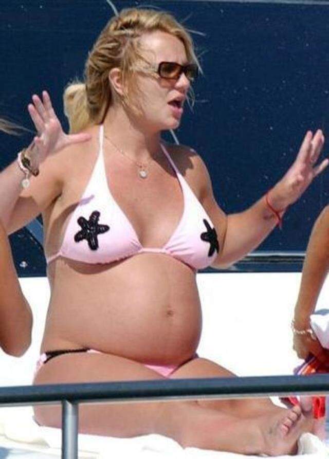 Ünlü şarkıcı Britney Spears'ın nişanlısından tartışma yaratan sözler: Yılbaşında bebek yapacağız Ünlü şarkıcı Britney Spears'ın nişanlısından tartışma yaratan sözler: Yılbaşında bebek yapacağız