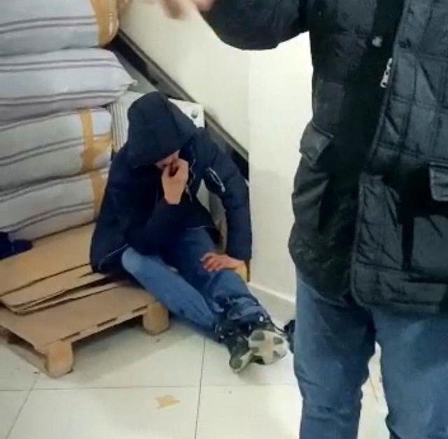Zeytinburnu'nda evlere giren hırsızlara meydan dayağı Zeytinburnu'nda evlere giren hırsızlara meydan dayağı