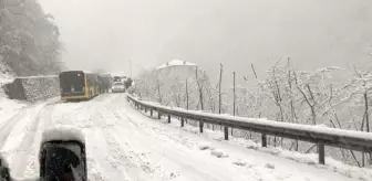 Trabzon'da araçlar yolda mahsur kaldı