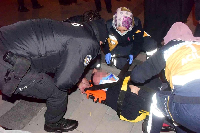 Akıllara durgunluk veren olay! Tuvalet kapısını pencereyle karıştırınca camdan aşağı düştü Akıllara durgunluk veren olay! Tuvalet kapısını pencereyle karıştırınca camdan aşağı düştü