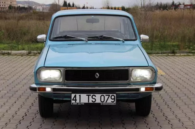 Dede yadigarı otomobiline gözü gibi bakıyor! 1979 model aracı garajından çıkarmıyor