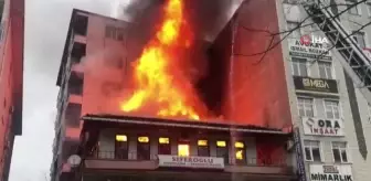 Restoranın çatı katındaki yangın herkesi sokağa döktü