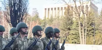 Vali Şahin, Atatürk'ün Ankara'ya gelişinin 102. yılı dolayısıyla Anıtkabir'i ziyaret etti