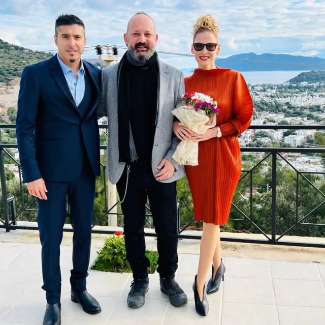 Şarkıcı Ferman Akgül, 2 çocuğunun annesi Bettina Kuperman ile evlendi