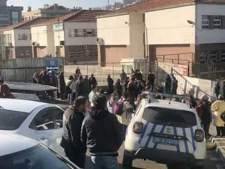 Okul önünde gerginlik! Kantinci hakkındaki taciz iddiası velileri ayaklandırdı