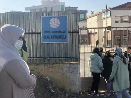 Okul önünde gerginlik! Kantinci hakkındaki taciz iddiası velileri ayaklandırdı