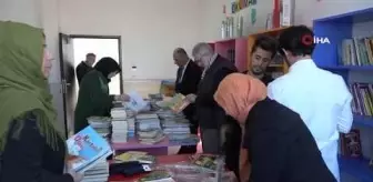 Hayırda yarışan kadınlar hem kütüphane kurdu hem de yetimleri sevindirdi