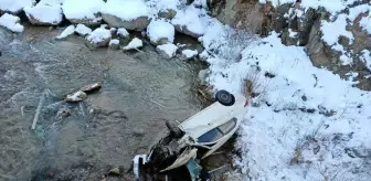 Gümüşhane'de otomobilin çaya düşmesi sonucu bir kişi yaralandı