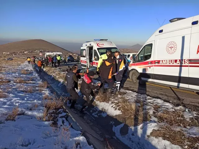 Kayseri'de öğrencileri taşıyan midibüs devrildi: 1 kişi öldü, çok sayıda yaralı var