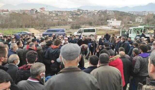 Boğazı kesilmiş halde bulunan gencin ailesinden kafa karıştıran sözler: Arkadaşı sırrını yaymakla tehdit ediyordu